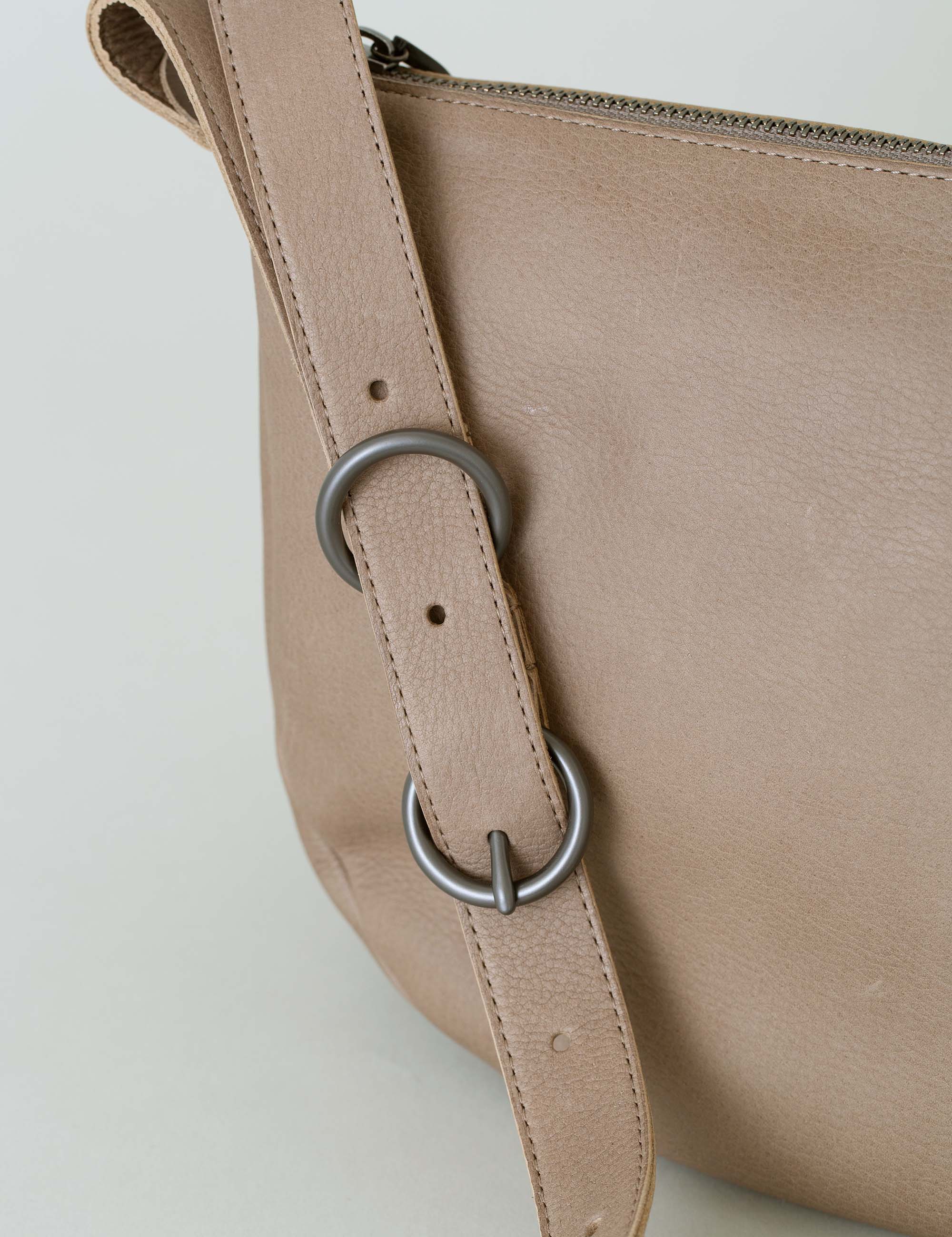 牛革のラウンドショルダーバッグ / ヨーガンレール | ヨーガンレール