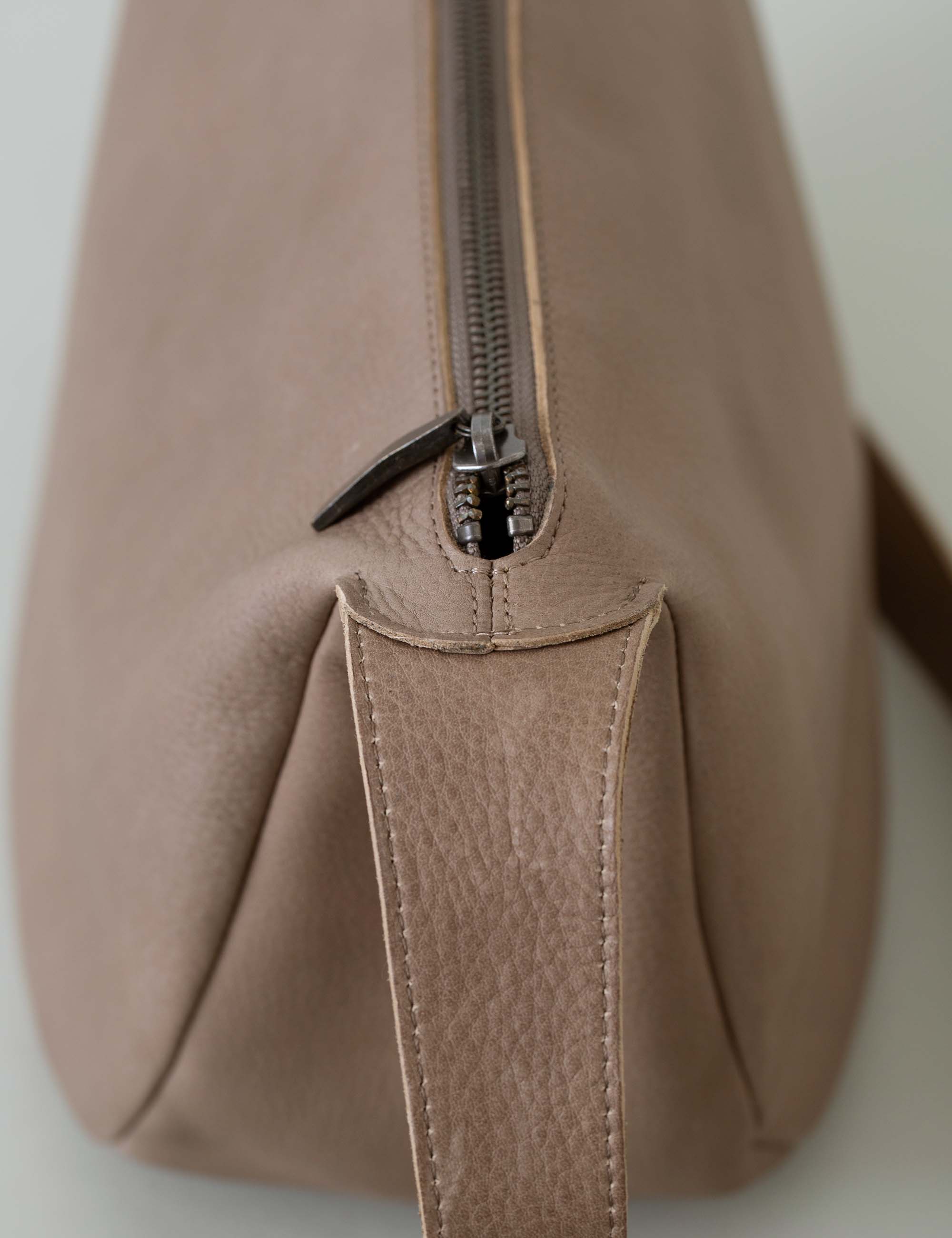 限定値下げヨーガンレール　牛革ショルダーバック 限定値下げヨーガンレール 牛革ショルダーバック 牛革ショルダーバッグ