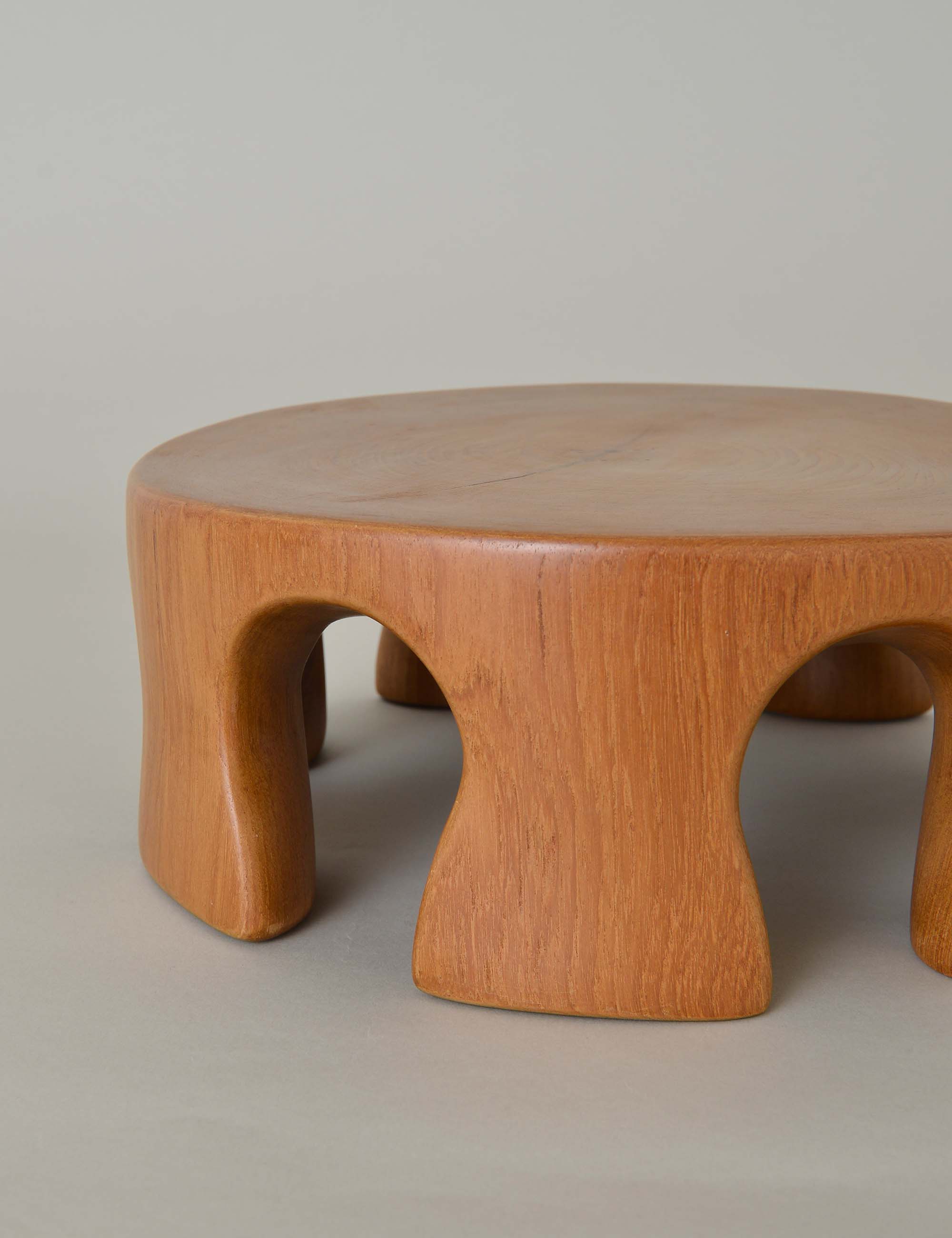 一木造りのミニスツール / ババグーリ | ヨーガンレール ババグーリ
