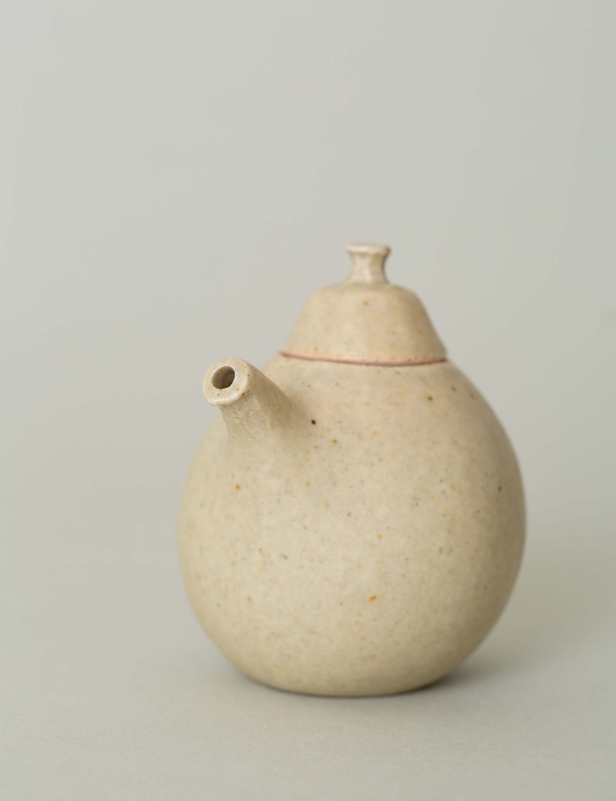 若芽色の小さな注器 / ババグーリ | ヨーガンレール ババグーリ