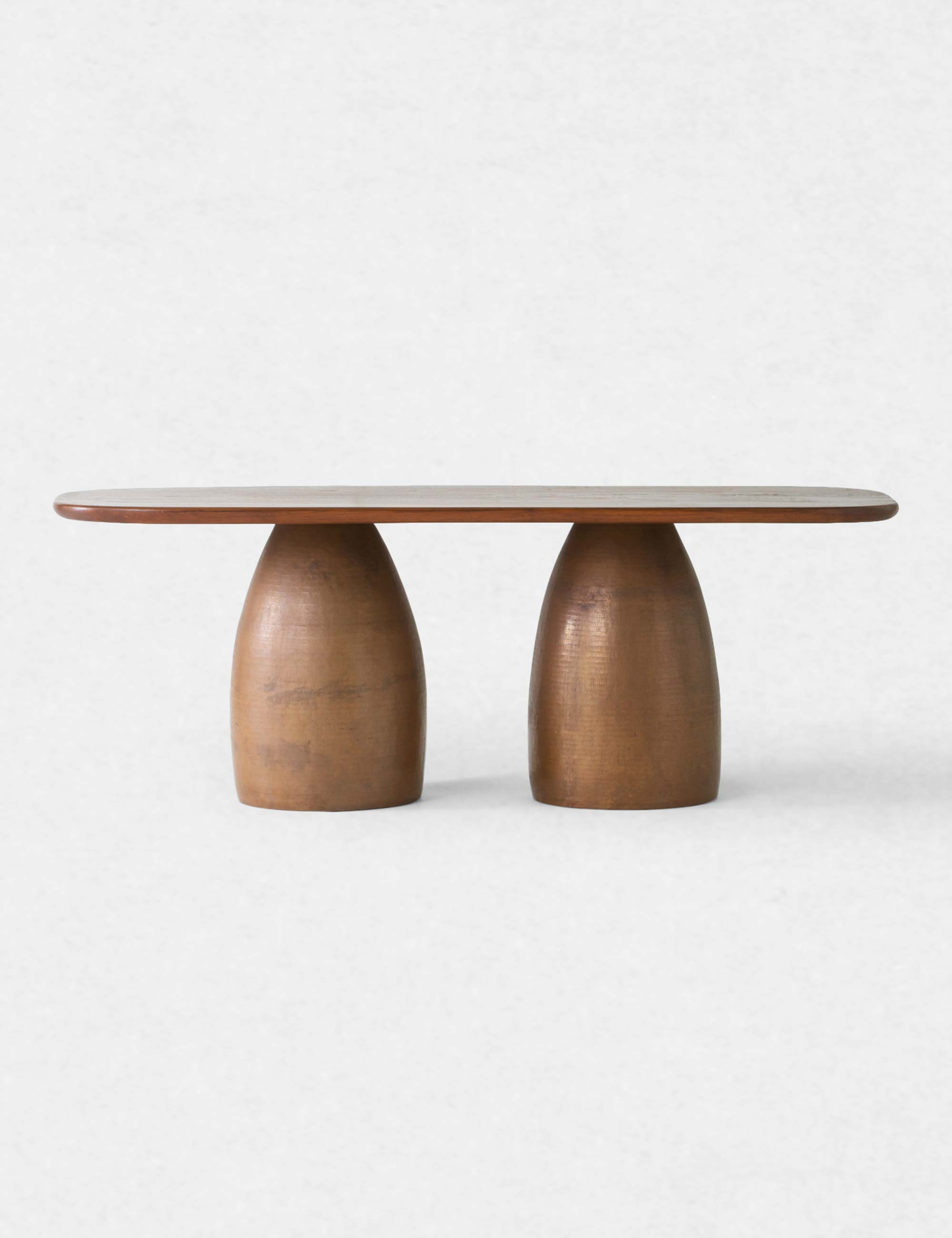チークと銅脚のテーブル / ババグーリ