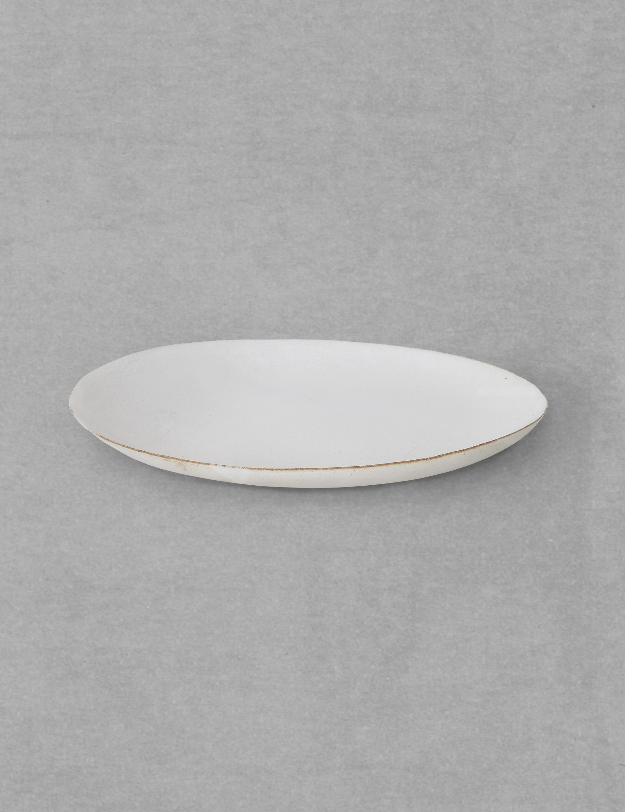 白い陶器の大皿 / ババグーリ